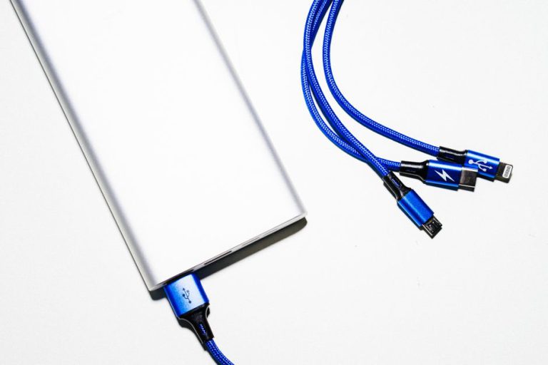 Chargeurs et batteries externes : éviter les pièges au moment d'acheter